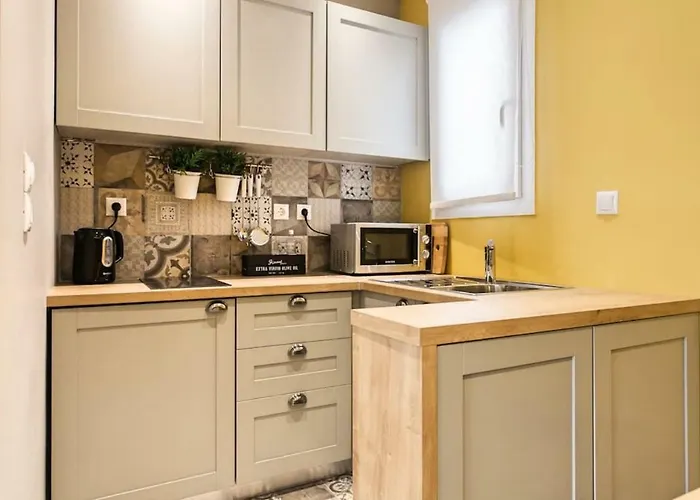 Modern Design Acropolis Flat